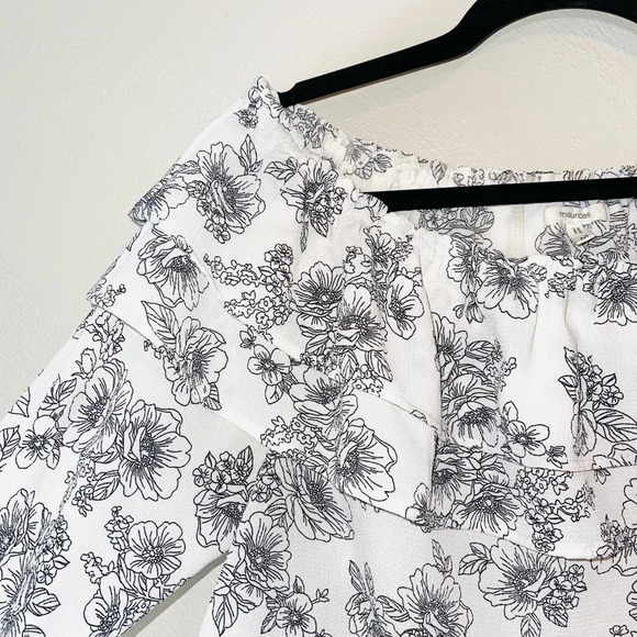Maurices White & Black Floral Print Ruffle Off the Shoulder Top Medium Women’s - Picture 3 of 12